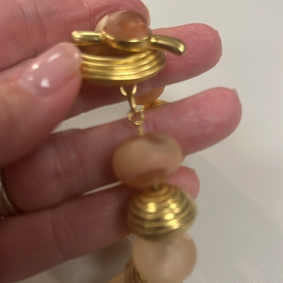 Elegant Gold and Pink Beaded Necklace - Picture 5 of 7